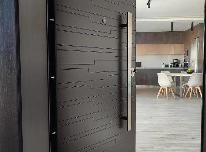 Διαμέρισμα Vagiana κοντά στο αεροδρόμιο *