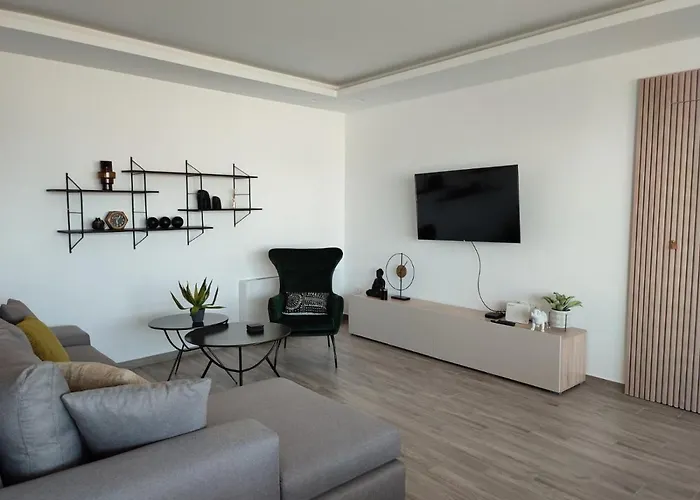 Vagiana κοντά στο αεροδρόμιο *