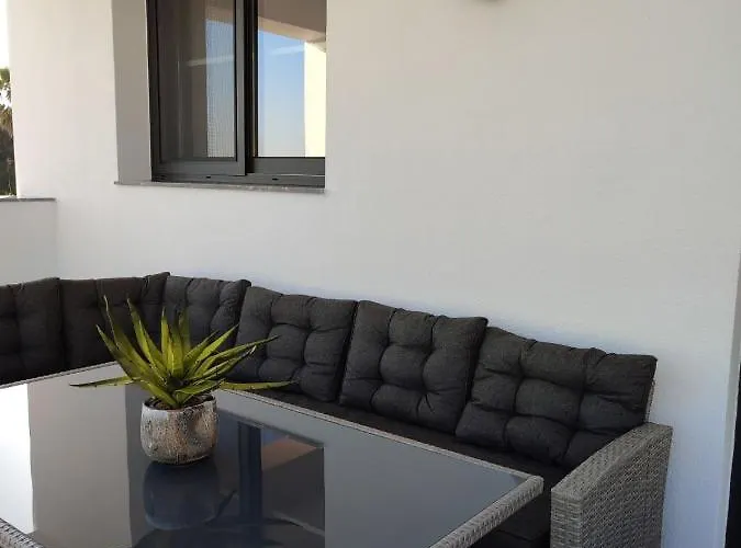 Vagiana κοντά στο αεροδρόμιο * Αντιμάχεια