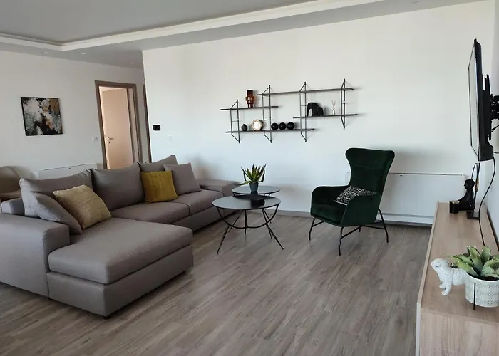 Vagiana κοντά στο αεροδρόμιο *