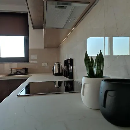 Vagiana κοντά στο αεροδρόμιο *